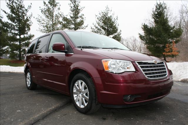 Chrysler Town and Country 3.5 MiniVan