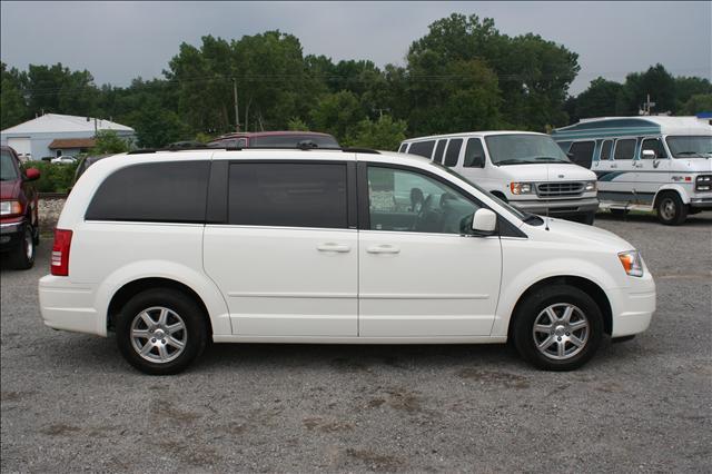 Chrysler Town and Country 3.5 MiniVan