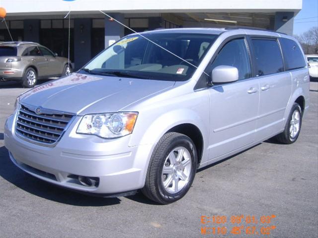 Chrysler Town and Country 3.5 MiniVan