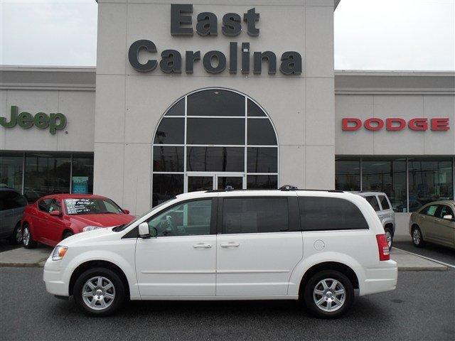 Chrysler Town and Country 3.5 MiniVan