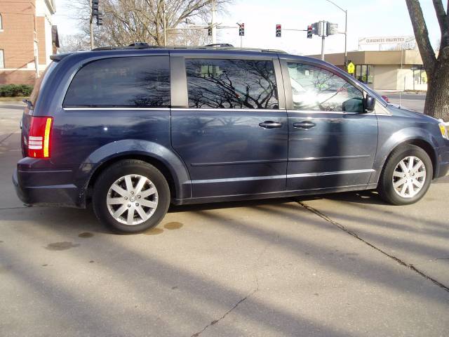 Chrysler Town and Country 3.5 MiniVan