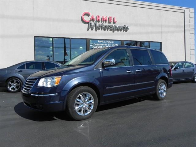 Chrysler Town and Country SLT 25 MiniVan