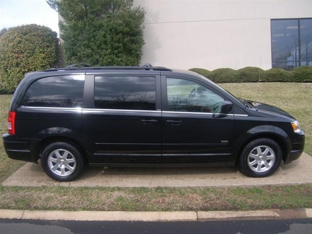 Chrysler Town and Country 3.5 MiniVan