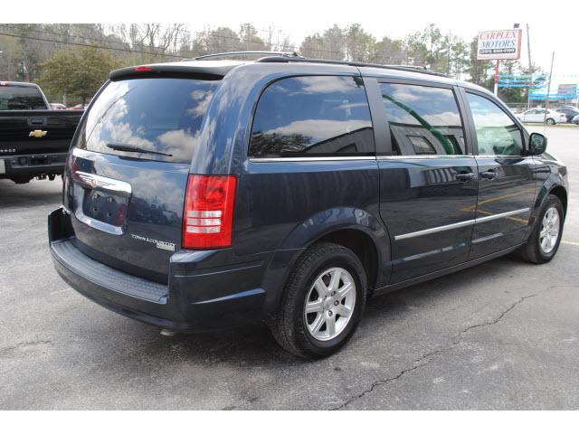 Chrysler Town and Country 3.5 MiniVan