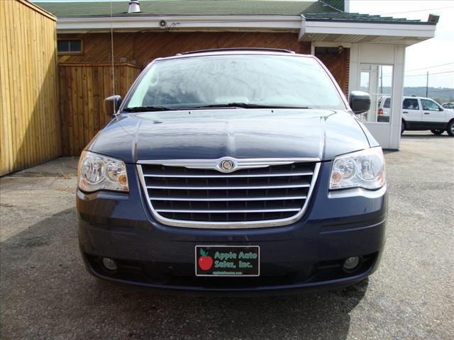 Chrysler Town and Country 3.5 MiniVan