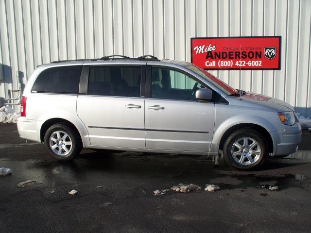 Chrysler Town and Country 3.5 MiniVan