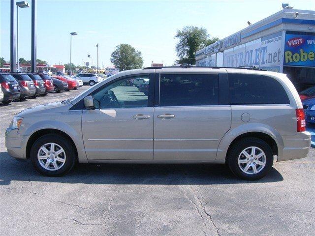 Chrysler Town and Country 2009 photo 0