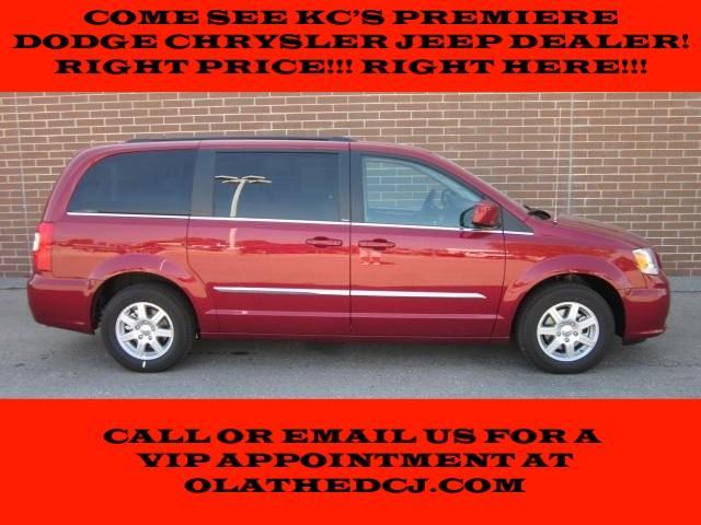 Chrysler Town and Country 3.5 MiniVan