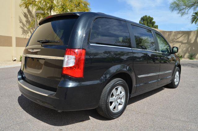 Chrysler Town and Country 3.5 MiniVan