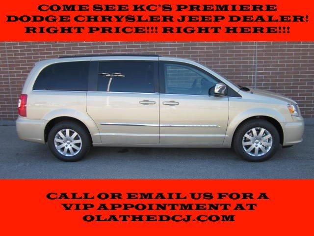 Chrysler Town and Country Limited NAV 4X4 MiniVan