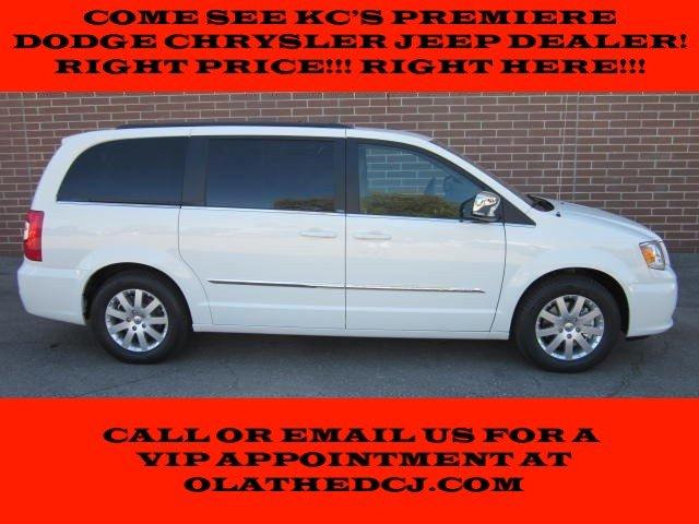 Chrysler Town and Country Limited NAV 4X4 MiniVan