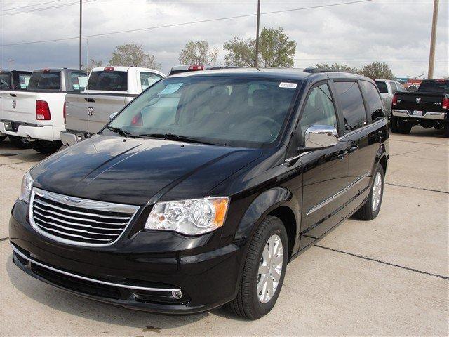 Chrysler Town and Country Limited NAV 4X4 MiniVan