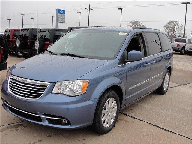 Chrysler Town and Country 3.5 MiniVan