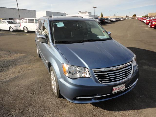 Chrysler Town and Country Limited NAV 4X4 MiniVan