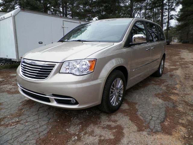 Chrysler Town and Country Limited NAV 4X4 MiniVan