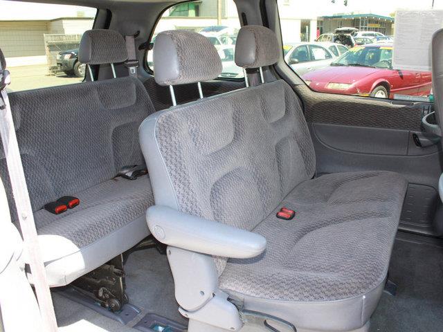 Chrysler Voyager 2000 photo 12