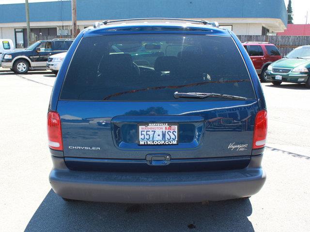 Chrysler Voyager 2000 photo 9