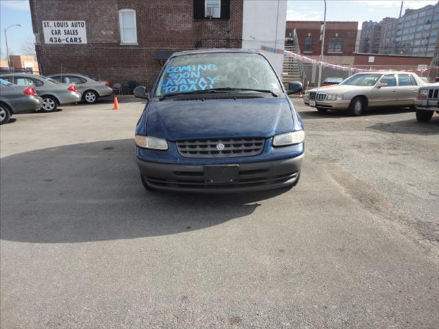 Chrysler Voyager Base MiniVan