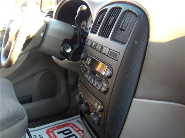 Chrysler Voyager 2001 photo 3