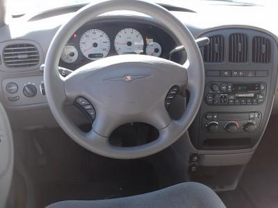 Chrysler Voyager 2001 photo 3