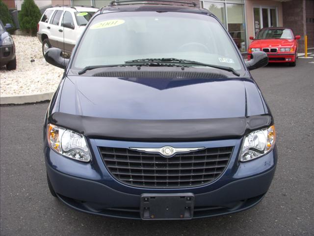 Chrysler Voyager 2001 photo 2