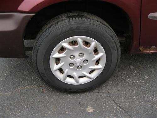 Chrysler Voyager 2001 photo 2