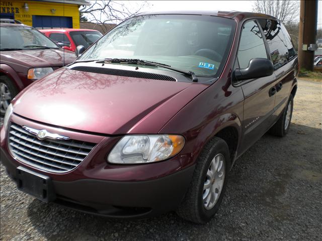 Chrysler Voyager Base MiniVan