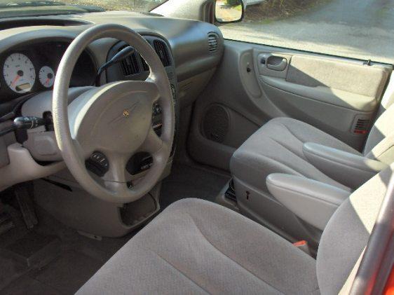 Chrysler Voyager 2001 photo 3