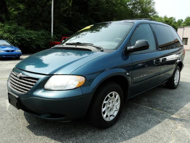 Chrysler Voyager Base MiniVan