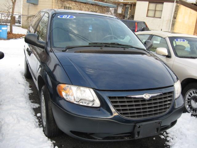 Chrysler Voyager 2001 photo 2