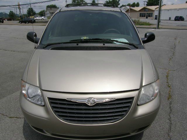 Chrysler Voyager 2003 photo 3