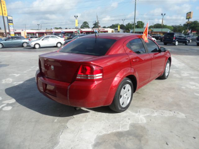 Dodge Avenger SE Sedan