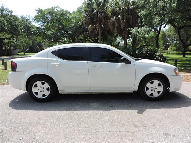 Dodge Avenger 2010 photo 1