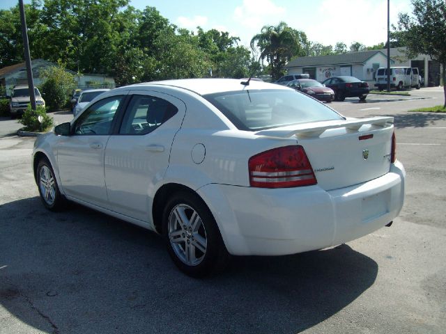 Dodge Avenger 2010 photo 2