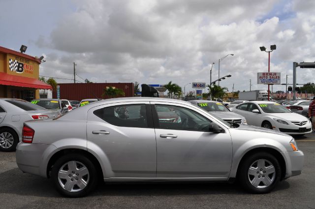 Dodge Avenger 2010 photo 2