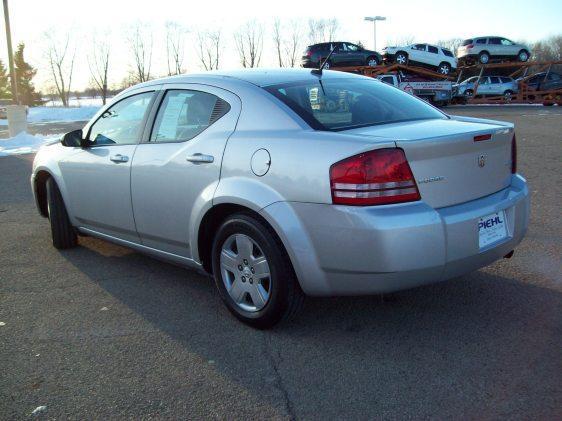 Dodge Avenger 2010 photo 3