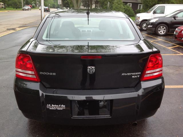 Dodge Avenger 2010 photo 9