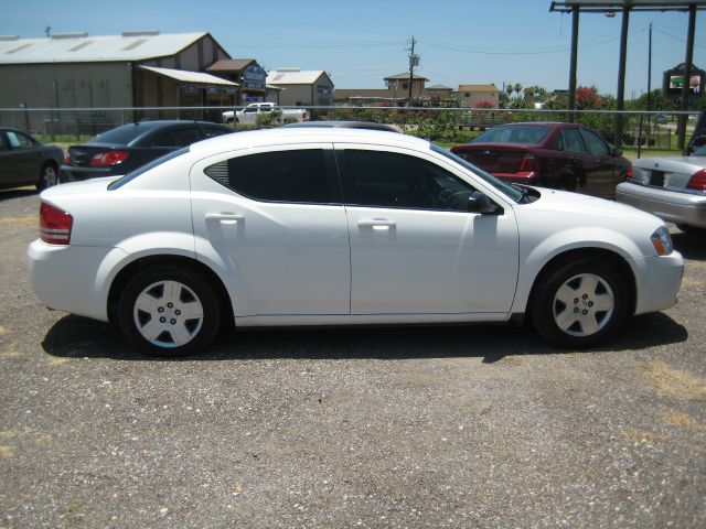 Dodge Avenger 2010 photo 2