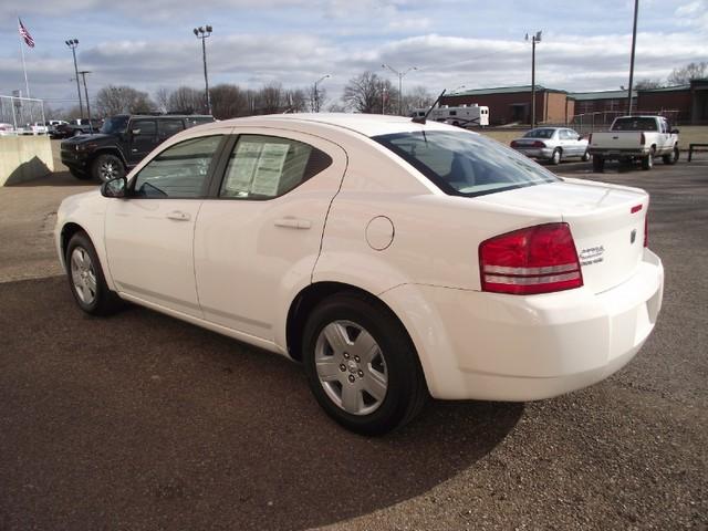 Dodge Avenger 2010 photo 4