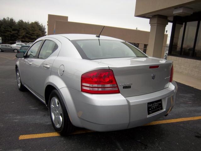 Dodge Avenger 2010 photo 2