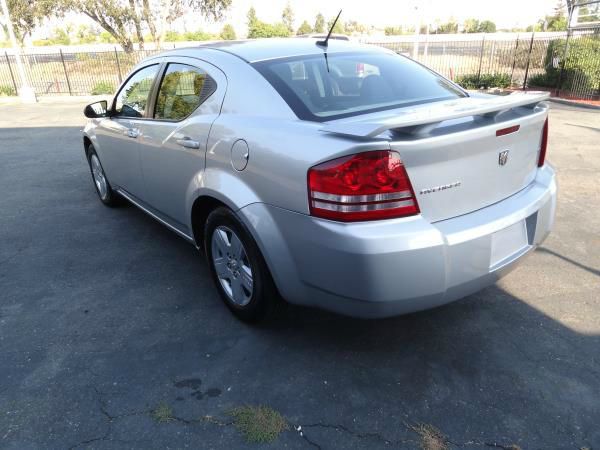 Dodge Avenger 2010 photo 3