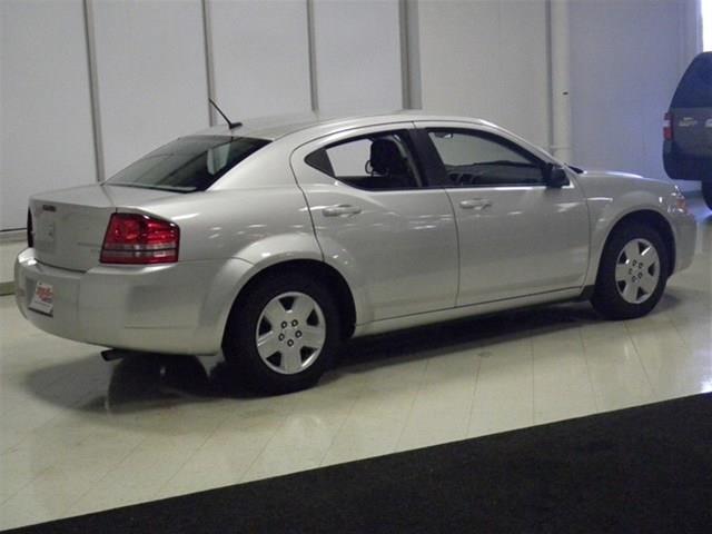 Dodge Avenger 2010 photo 2