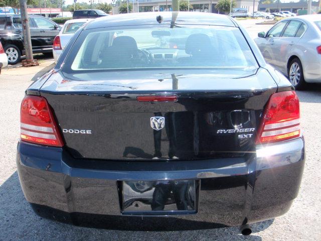 Dodge Avenger 2010 photo 2