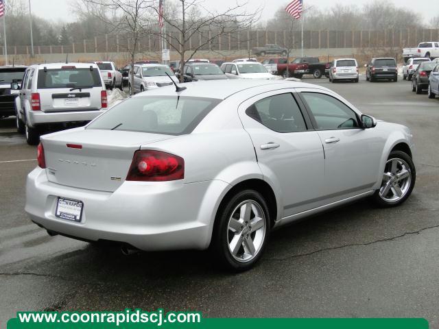 Dodge Avenger 2011 photo 1