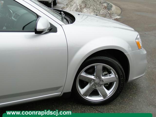 Dodge Avenger 2011 photo 2