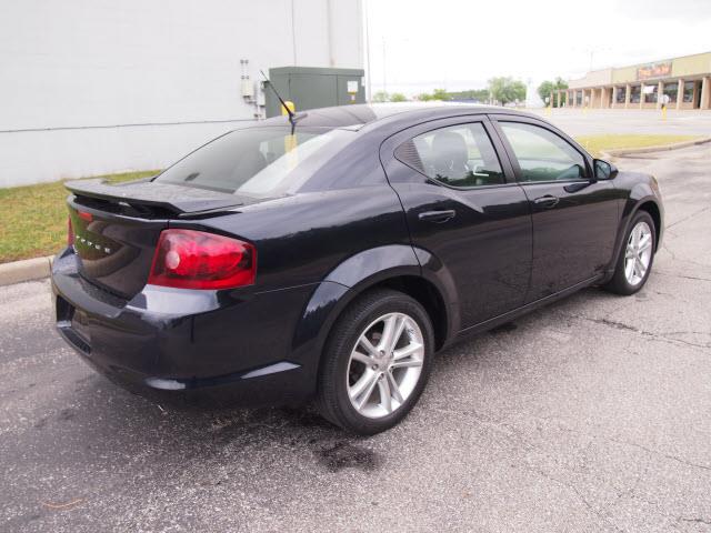 Dodge Avenger 2011 photo 6