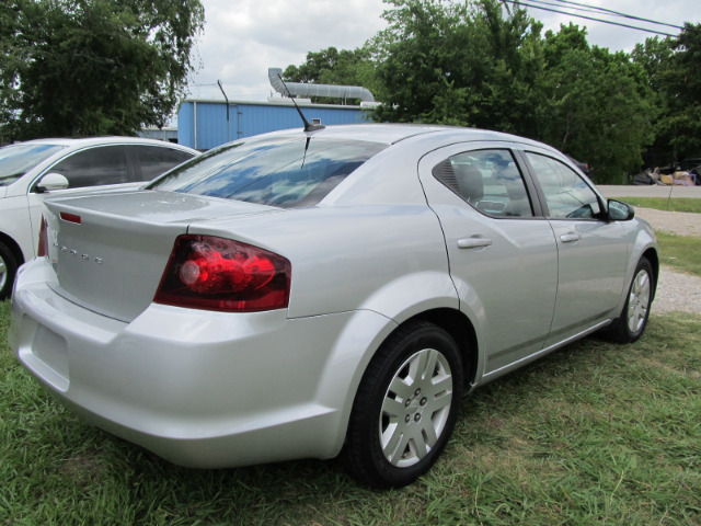 Dodge Avenger 2011 photo 4