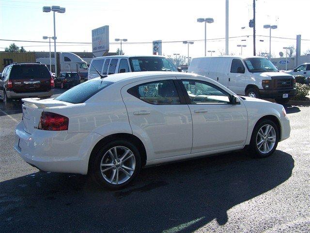 Dodge Avenger 2011 photo 2