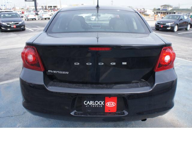 Dodge Avenger 2011 photo 3