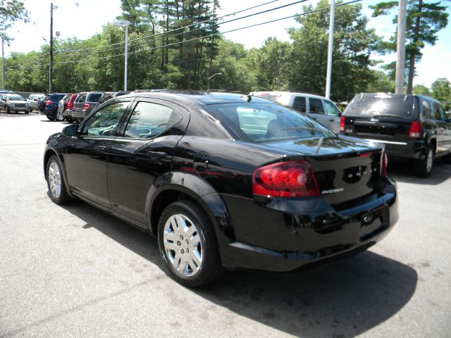 Dodge Avenger Base Sedan